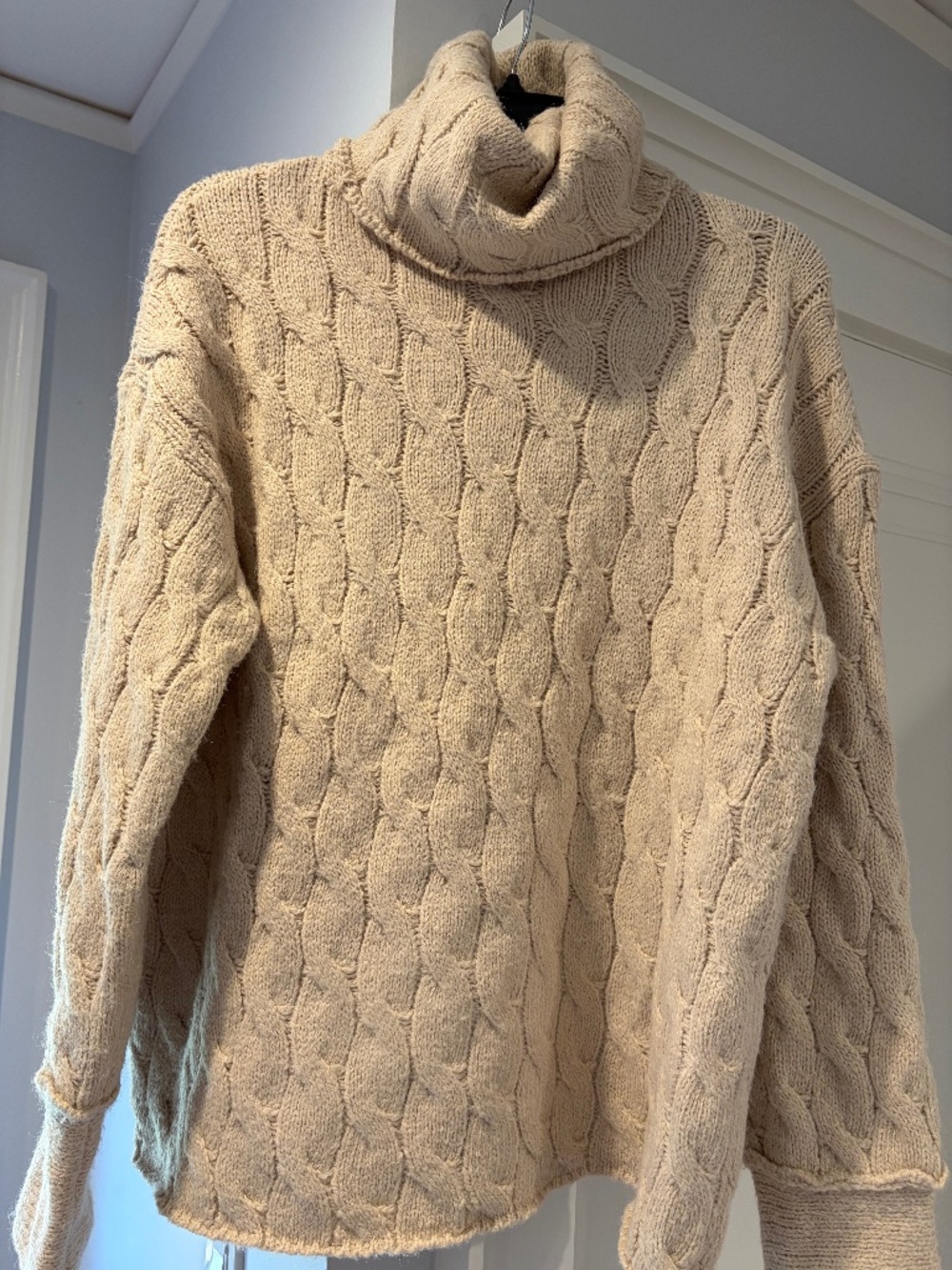 Zara Cable Knit Style Sweater